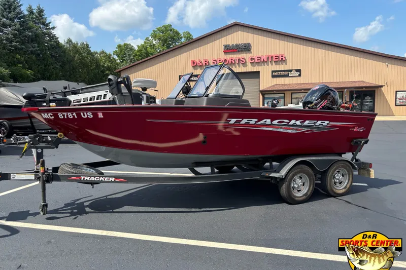 The Image of 2022 Tracker Pro Guide V-175 WT boat on trailer at D&R Sports Center. - 0