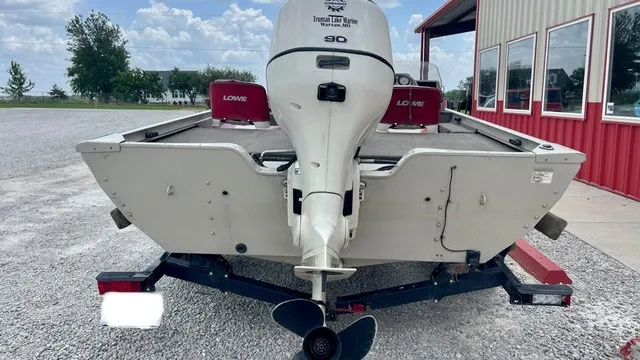 Slide: The Image of Lowe 180w powered by a Johnson 90HP Bombardie 2003 - 16