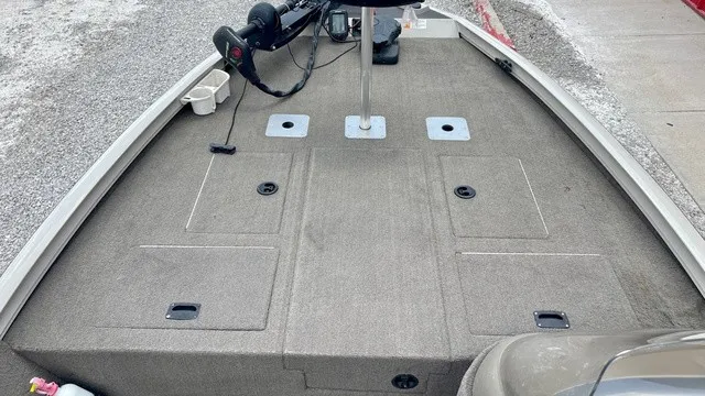 Slide: The Image of Lowe 180w powered by a Johnson 90HP Bombardie 2003 - 6