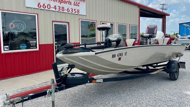 Slide: The Image of Lowe 180w powered by a Johnson 90HP Bombardie 2003 - 17