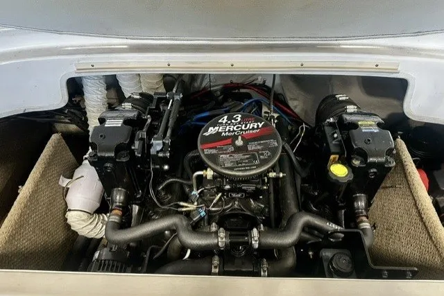 Slide: The Image of Engine compartment of a 2007 Mariah SX18 with a 4.3 Mercury MerCruiser engine. - 16