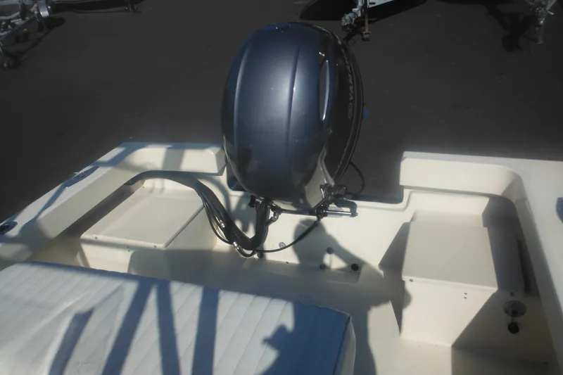 Slide: The Image of 2001 Parker 1801 Center Console boat with Yamaha outboard motor, rear view. - 45