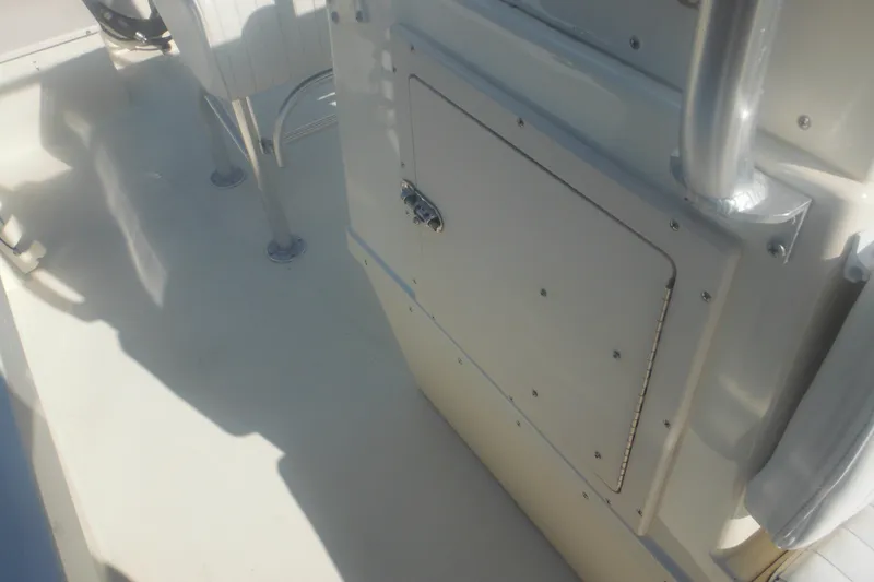 Slide: The Image of 2001 Parker 1801 Center Console boat interior with storage compartment and seating. - 20