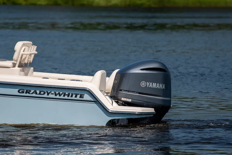 Slide: The Image of 2018 Grady-White Fisherman 216 boat with Yamaha outboard motor on water. - 5