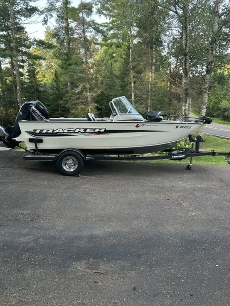 The Image of Tracker Pro Guide V-165 WT 2018 - 0