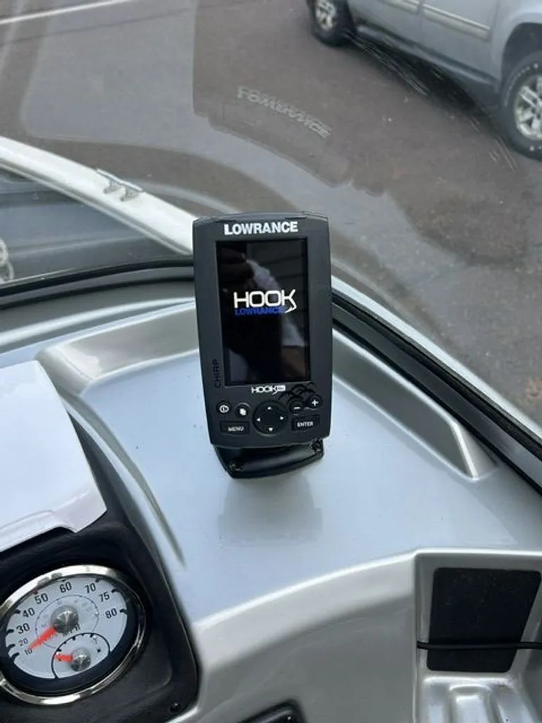 Slide: The Image of Tracker Pro Guide V-165 WT 2018 - 19