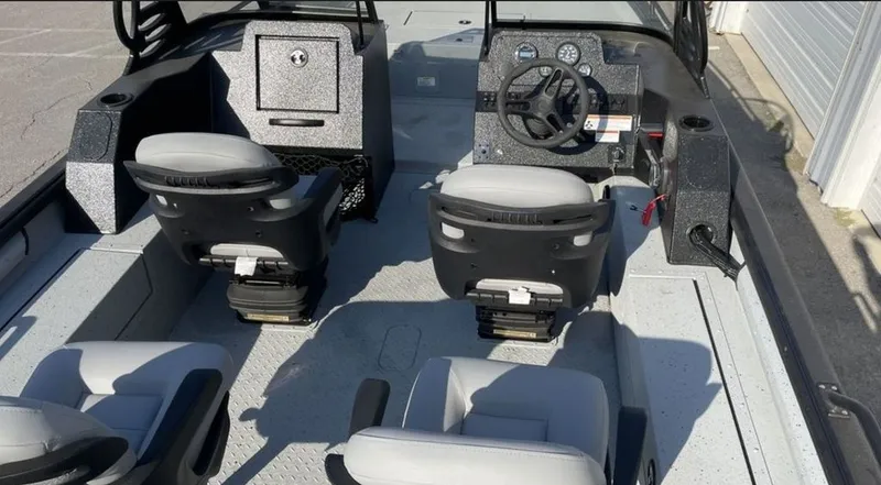 Slide: The Image of SeaArk Pro Cat 240 2023 - 8