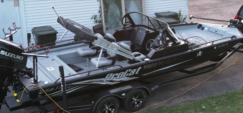 Slide: The Image of SeaArk Pro Cat 240 2023 - 3