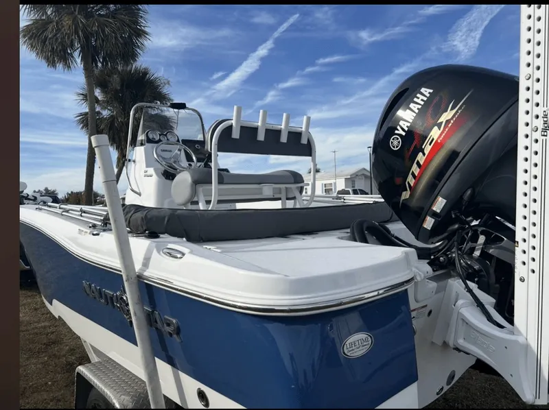Slide: The Image of NauticStar 191 Hybrid 2024 - 1
