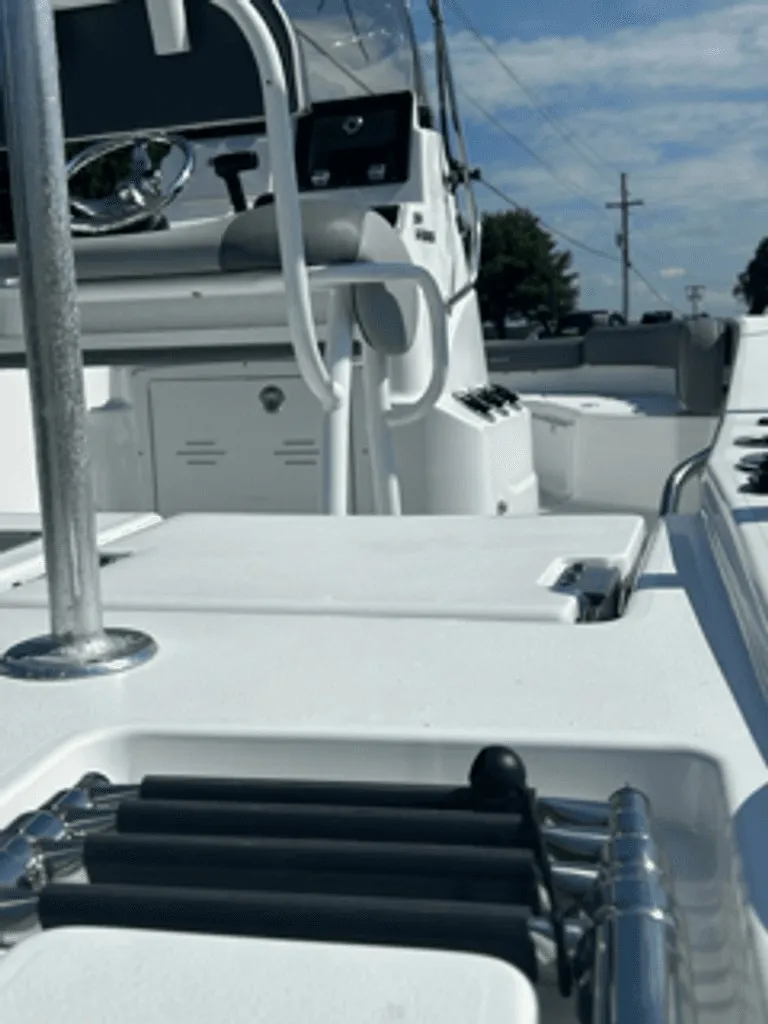 Slide: The Image of NauticStar 191 Hybrid 2024 - 3