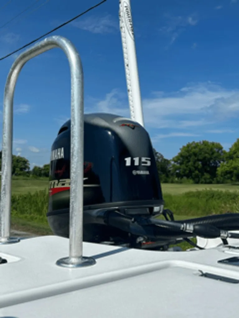 Slide: The Image of NauticStar 191 Hybrid 2024 - 10