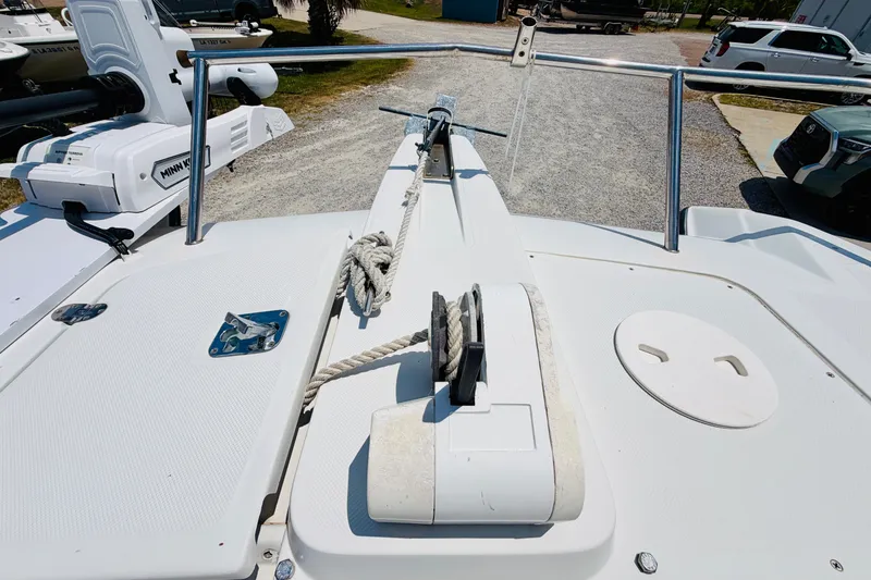Slide: The Image of Bow view of 2006 Glacier Bay 2670 Isle Runner with anchor and rope. - 20