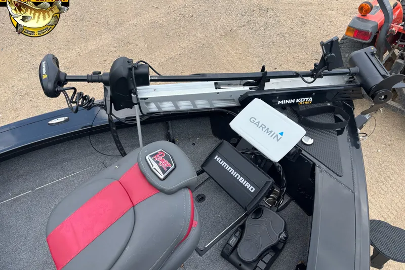 Slide: The Image of 2023 Ranger VX1788 WT boat with Minn Kota motor, Garmin and Humminbird electronics. - 7