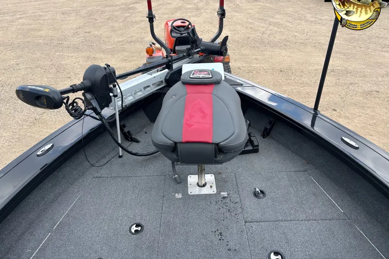 Slide: The Image of 2023 Ranger VX1788 WT boat interior with fishing seat and trolling motor. - 8