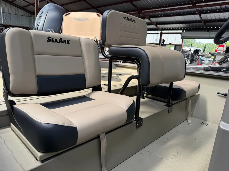 Slide: The Image of SeaArk Phantom 20XV 2027 - 5