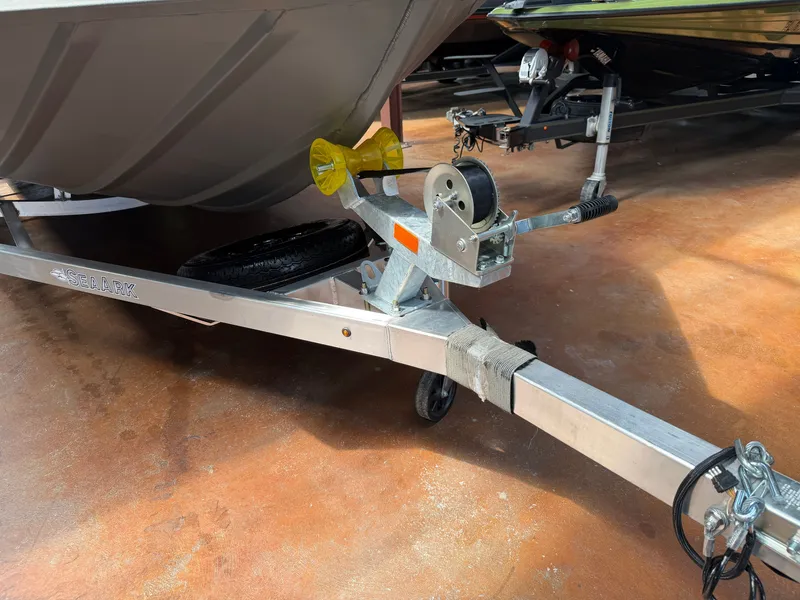 Slide: The Image of SeaArk Phantom 20XV 2027 - 17