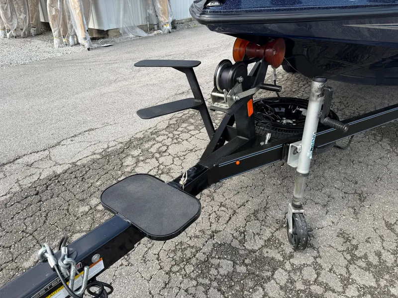 Slide: The Image of Skeeter ZX200 2021 - 25