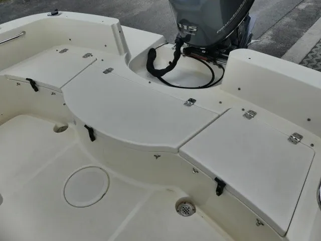 Slide: The Image of Bulls Bay 200 Center Console 2018 - 6