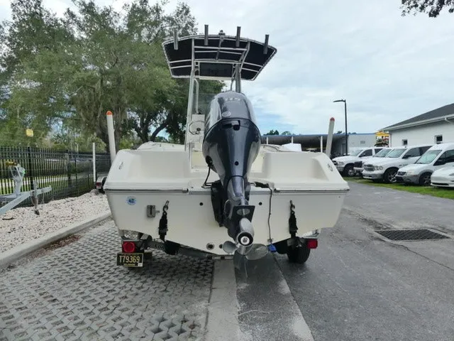 Slide: The Image of Bulls Bay 200 Center Console 2018 - 4