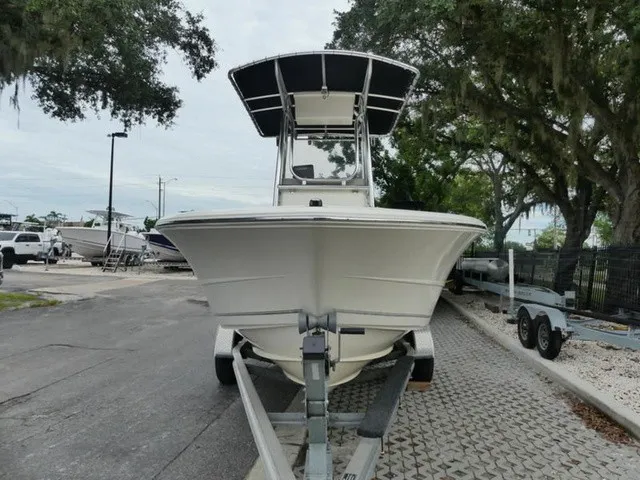 Slide: The Image of Bulls Bay 200 Center Console 2018 - 2