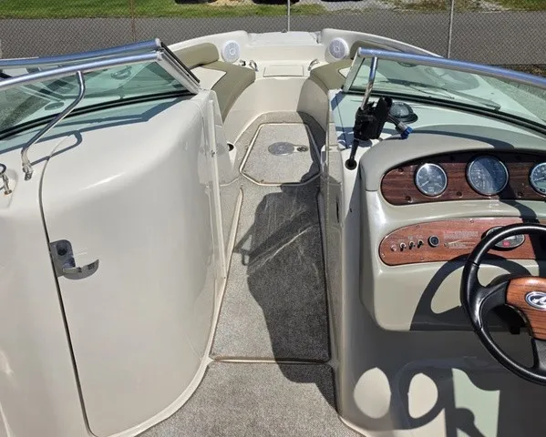 Slide: The Image of Sea Ray 240 Sundeck 2005 - 8