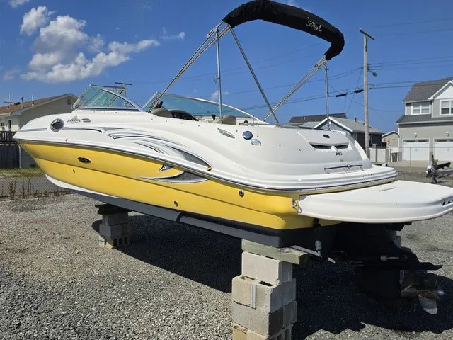 Slide: The Image of Sea Ray 240 Sundeck 2005 - 2