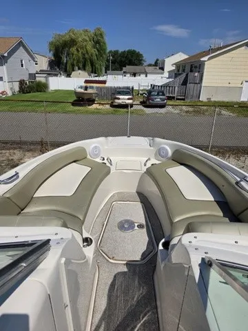 Slide: The Image of Sea Ray 240 Sundeck 2005 - 22