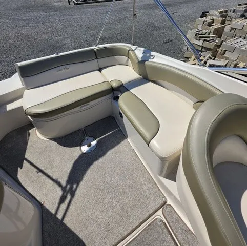Slide: The Image of Sea Ray 240 Sundeck 2005 - 10