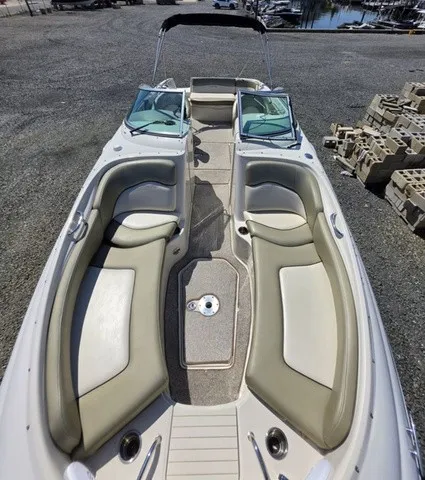 Slide: The Image of Sea Ray 240 Sundeck 2005 - 14