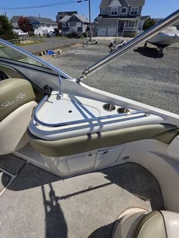 Slide: The Image of Sea Ray 240 Sundeck 2005 - 13
