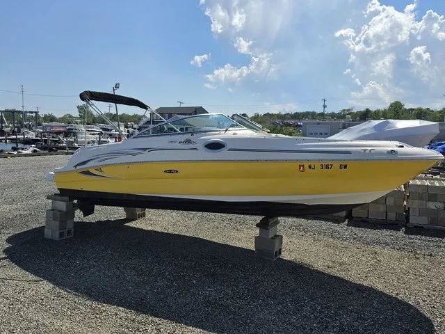 Slide: The Image of Sea Ray 240 Sundeck 2005 - 3