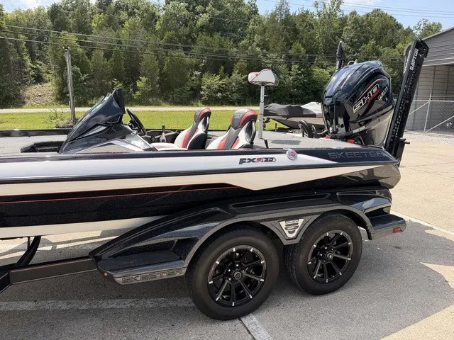 Slide: The Image of Skeeter FXR20 PRO 2025 - 16