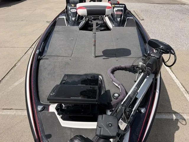 Slide: The Image of Skeeter FXR20 PRO 2025 - 14