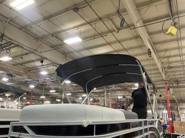 Slide: The Image of Bennington S-One Swingback 22 S1SB Pontoon 2027 - 8