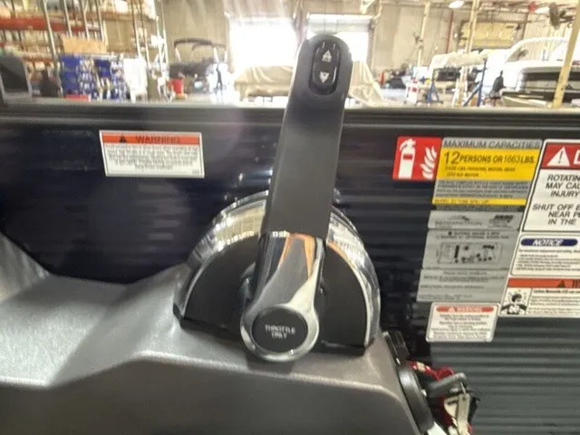 Slide: The Image of Bennington S-One Swingback 22 S1SB Tritoon 2027 - 10