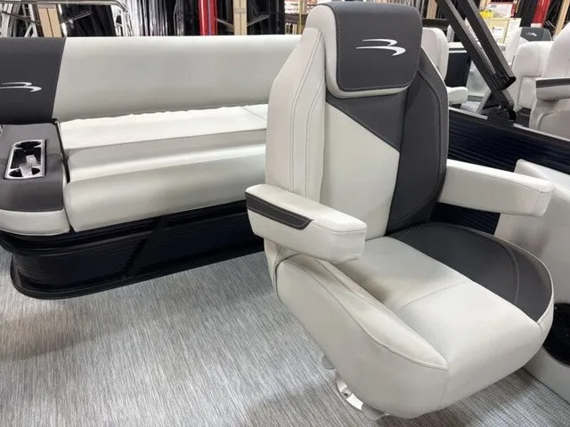 Slide: The Image of Bennington S-One Swingback 22 S1SB Tritoon 2027 - 11