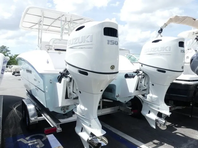 Slide: The Image of Twin Vee 240 STX CC 2027 - 5