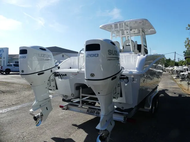 Slide: The Image of Twin Vee 260 GFX CC 2027 - 7