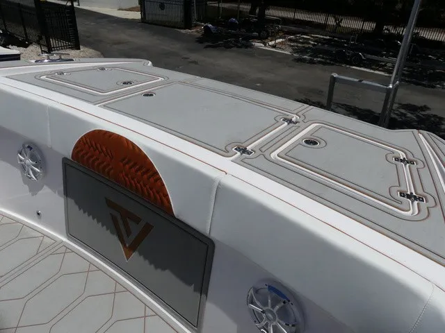 Slide: The Image of Twin Vee 400 GFX CC 2027 - 30