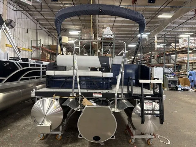 Slide: The Image of Bennington S-One Swingback 22 S1SB Tritoon 2027 - 6