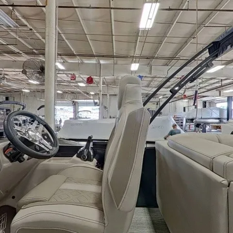 Slide: The Image of Bennington M Quad Bench 22 MFB Tritoon 2027 - 17