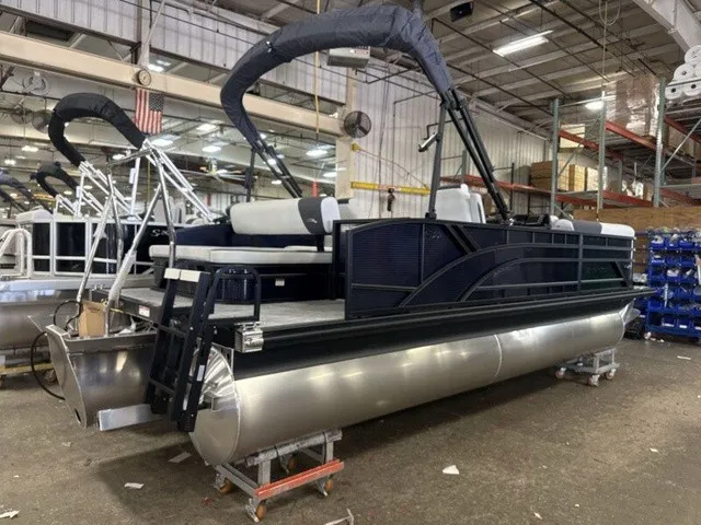 Slide: The Image of Bennington S-One Swingback 22 S1SB Tritoon 2027 - 5