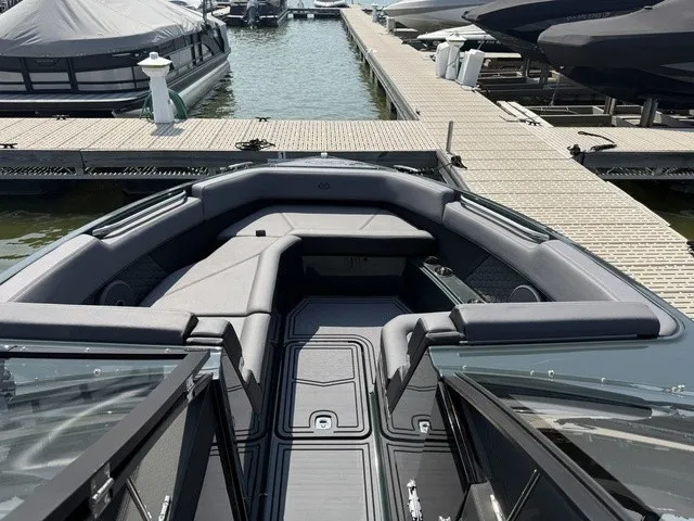 Slide: The Image of Cobalt R8 Surf 2027 - 29