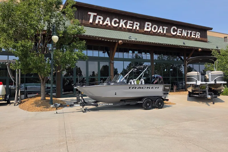 The Image of 2027 Tracker Targa V-18 Combo boat displayed at Tracker Boat Center. - 1