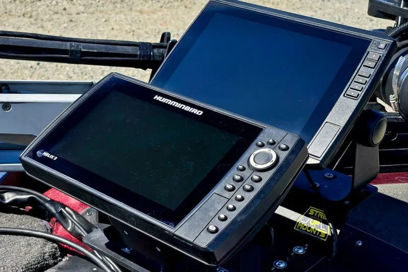 Slide: The Image of Helix 9 fish finder on 2026 Skeeter ZXR21 boat dashboard, featuring advanced navigation technology. - 46
