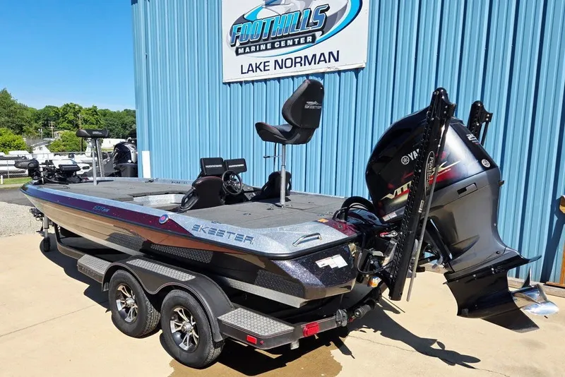 Slide: The Image of 2026 Skeeter ZXR21 boat at Foothills Marine Center, Lake Norman, with Yamaha engine. - 25