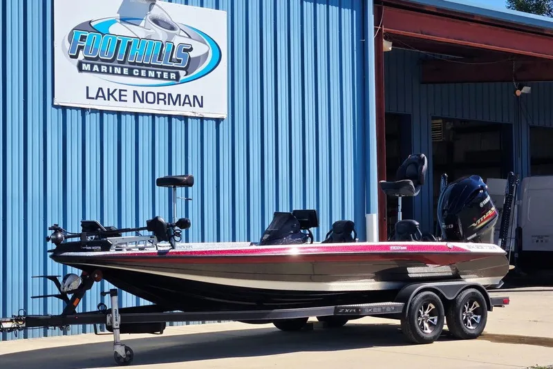 Slide: The Image of 2026 Skeeter ZXR21 boat at Foothills Marine Center, Lake Norman. - 53