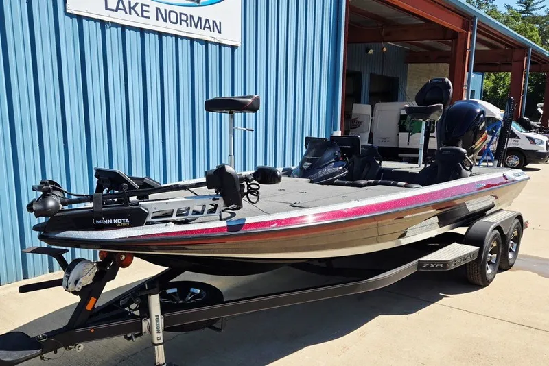 Slide: The Image of 2026 Skeeter ZXR21 fishing boat at Lake Norman dealership. - 49