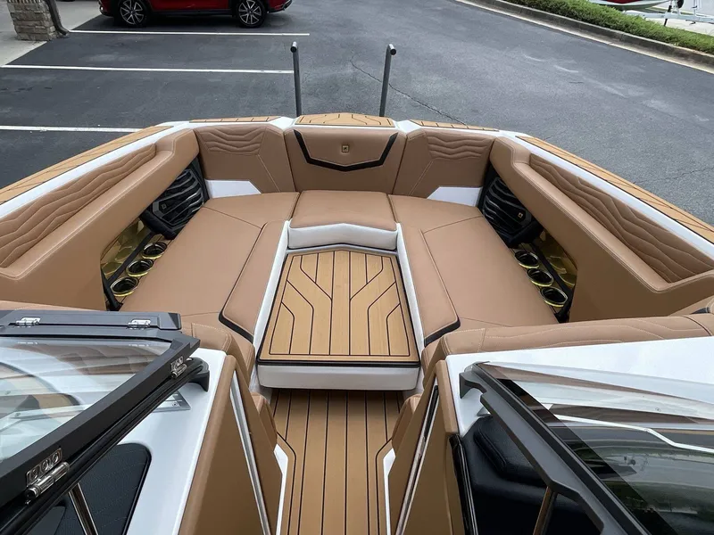 Slide: The Image of Nautique G25 2027 - 27