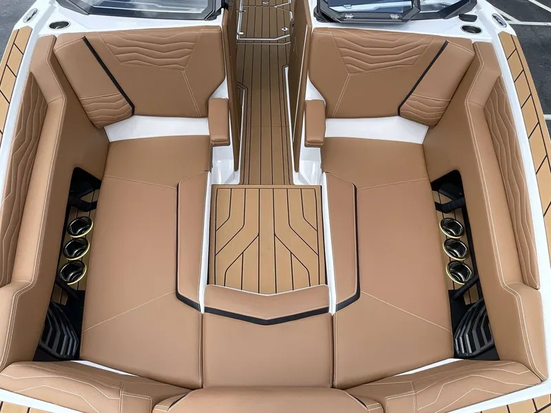 Slide: The Image of Nautique G25 2027 - 29